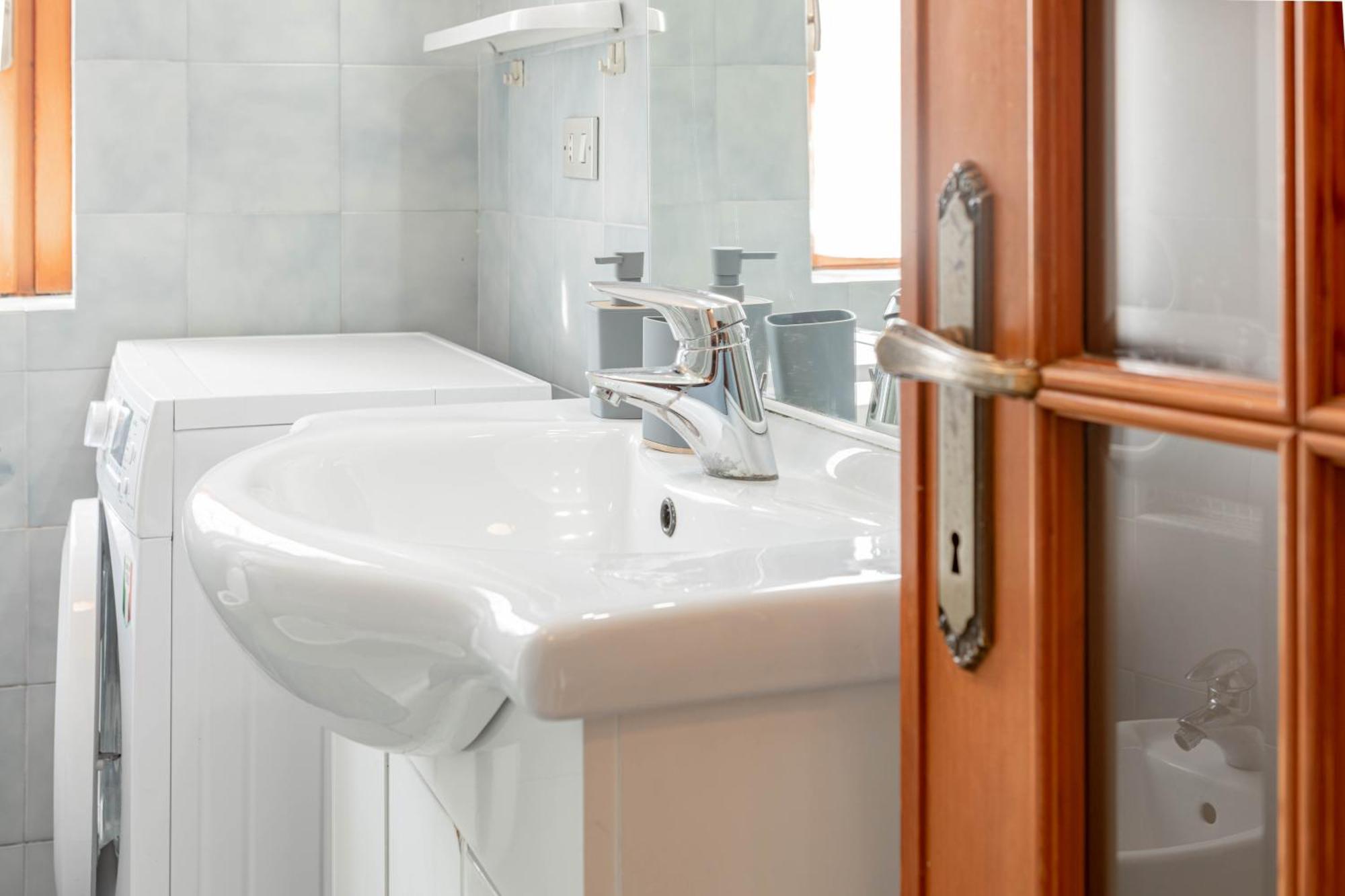 H11 Casa Tecla Centro-Mare Appartement San Remo Buitenkant foto
